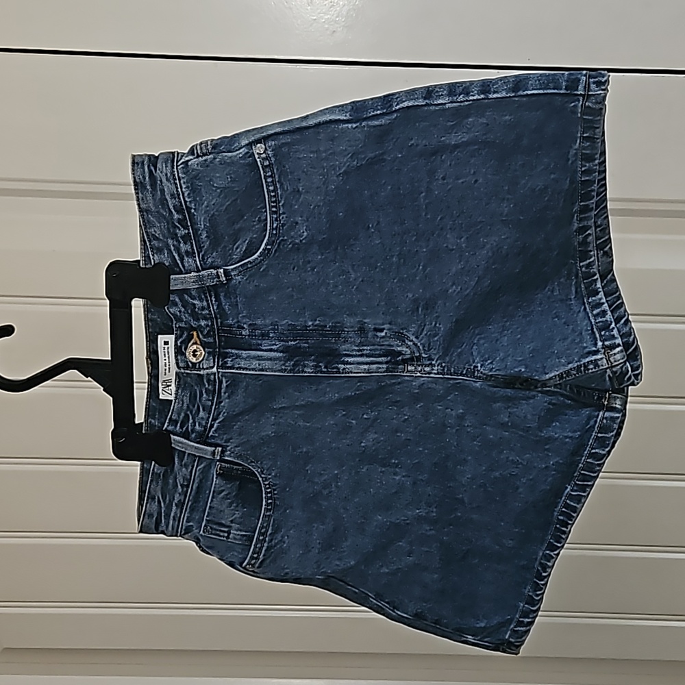 ZARA Jean shorts size 8